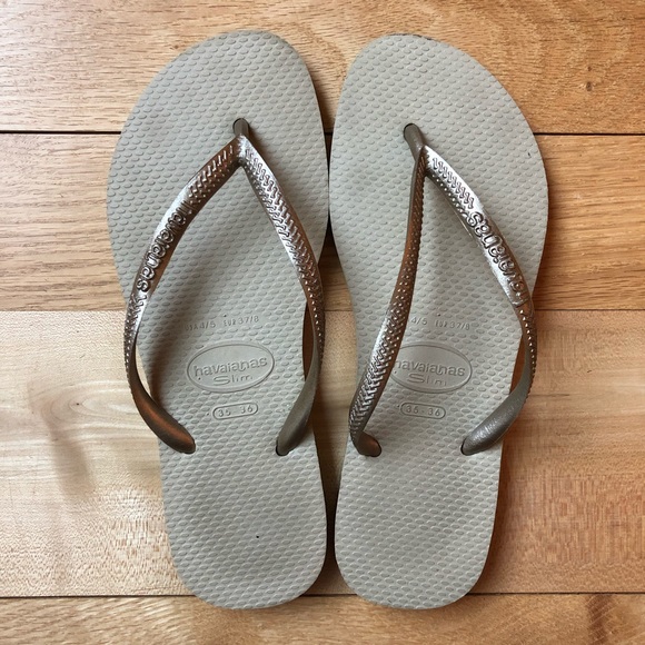 havaianas gold slim flip flops